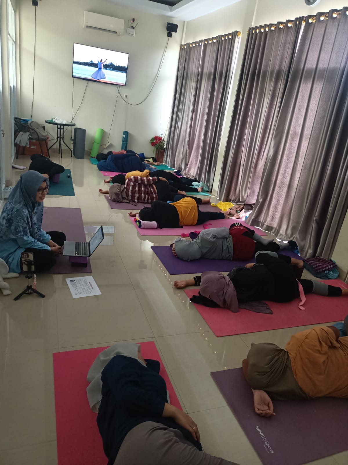 Ruangan Prenatal YOGA